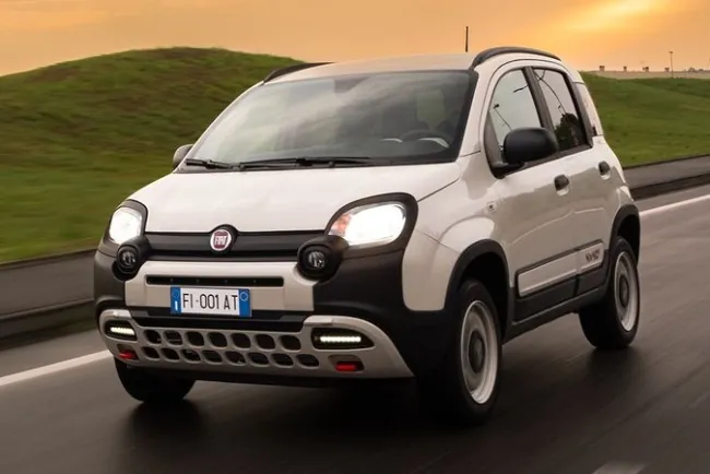 FIAT Panda Lidera las Ventas en Italia en 2024, con el Jeep Avenger Brillando entre los SUV